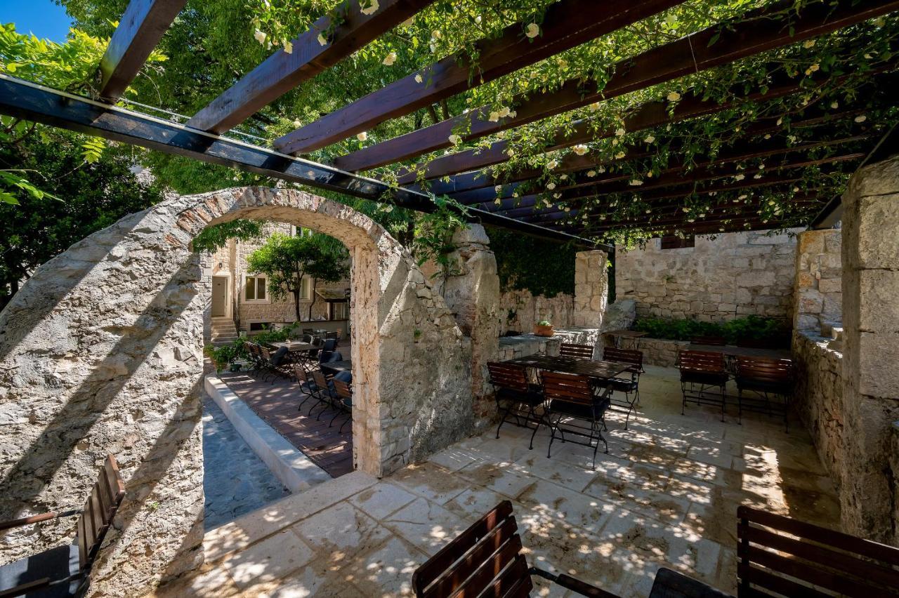 Puteus Palace Heritage Hotel Pucisca Exterior foto